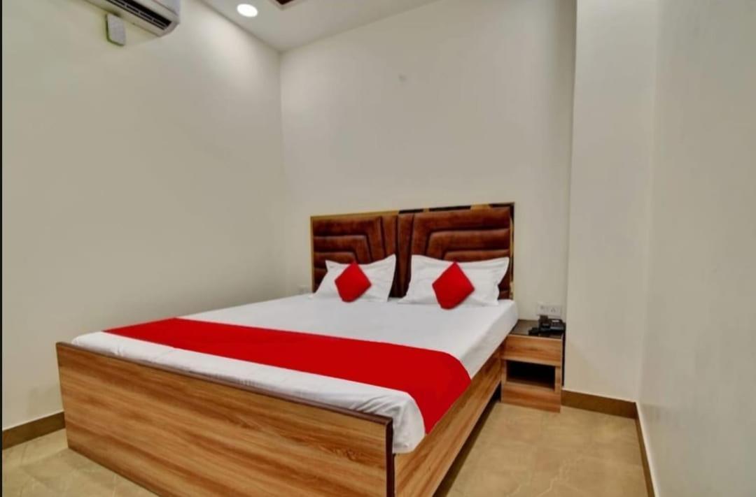 Hotel Sukoon - Ramesh Nagar Нью-Делі Екстер'єр фото